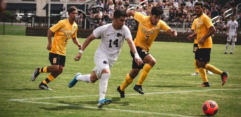 Cách triển khai Gegenpressing trên sân